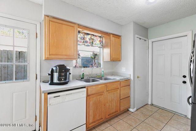 10644 LA MANCHA Avenue, Jacksonville, FL 32257