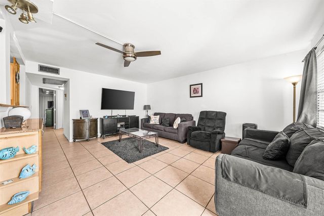 187 Wellington K, West Palm Beach, FL 33417