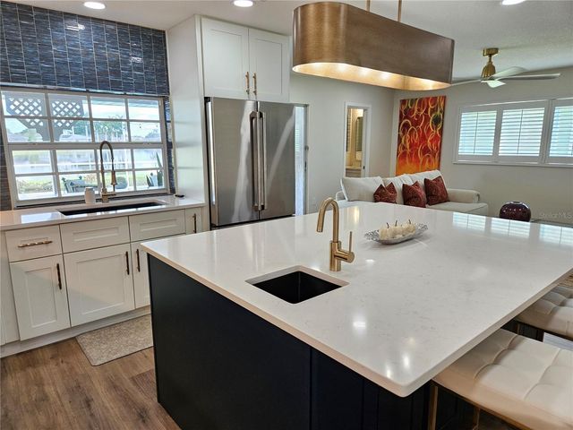 917 S GONDOLA DRIVE, Venice, FL 34293