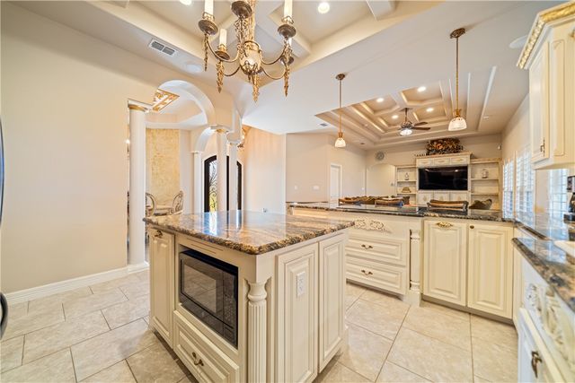 21050 Donegal Road, Mathis, TX 78368