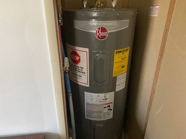 81 Elm Court, Seabrook, NH 03874