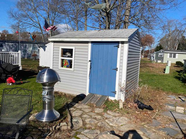 81 Elm Court, Seabrook, NH 03874