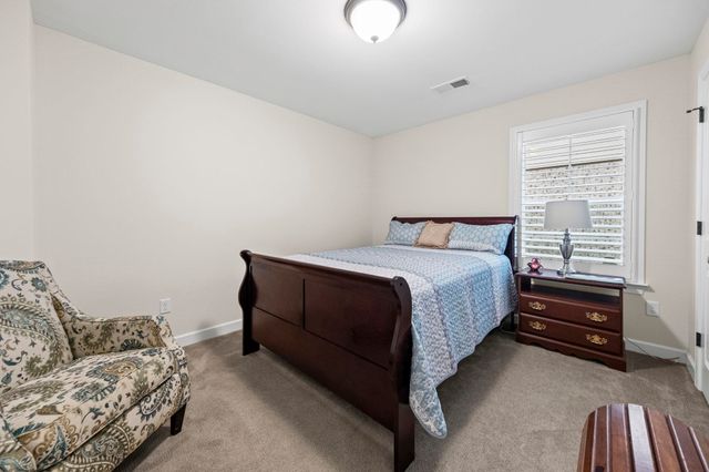 295 CHEROKEE CIR, Oakland, TN 38060