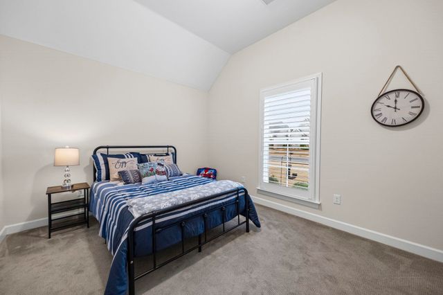 295 CHEROKEE CIR, Oakland, TN 38060