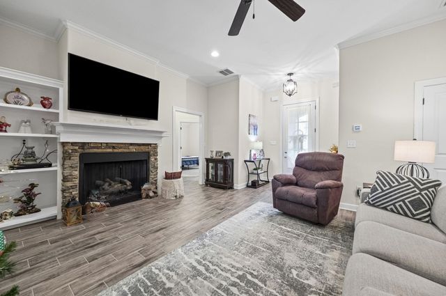 295 CHEROKEE CIR, Oakland, TN 38060