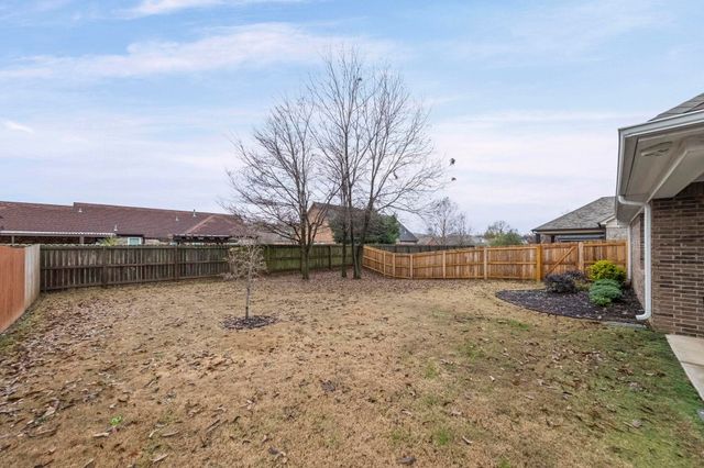 295 CHEROKEE CIR, Oakland, TN 38060
