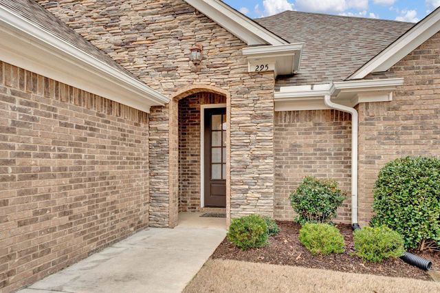 295 CHEROKEE CIR, Oakland, TN 38060