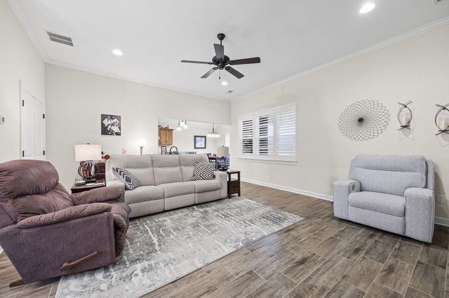 295 CHEROKEE CIR, Oakland, TN 38060