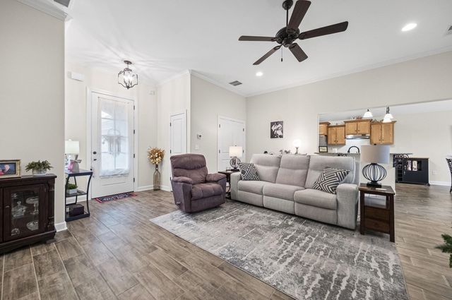 295 CHEROKEE CIR, Oakland, TN 38060