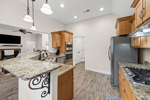 295 CHEROKEE CIR, Oakland, TN 38060