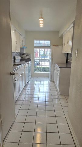 2039 Winrock Boulevard 158, Houston, TX 77057