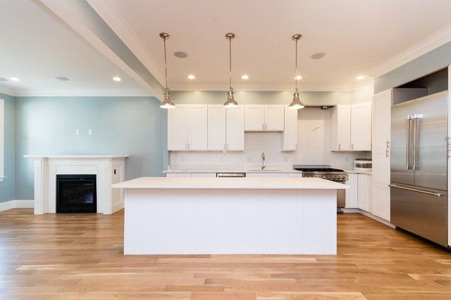 729-731 E 5th St, Boston, MA 02127