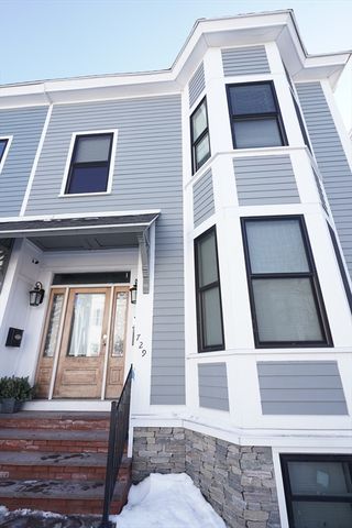 729-731 E 5th St, Boston, MA 02127