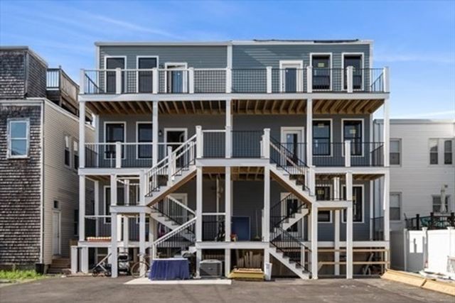 729-731 E 5th St, Boston, MA 02127