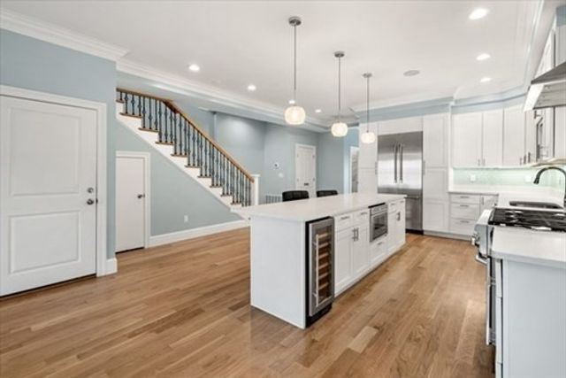 729-731 E 5th St, Boston, MA 02127