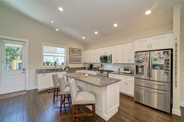 632 VIRGINIA DRIVE, Bradenton, FL 34205