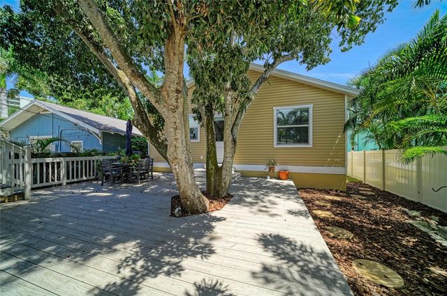 632 VIRGINIA DRIVE, Bradenton, FL 34205