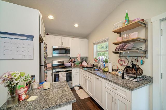 632 VIRGINIA DRIVE, Bradenton, FL 34205
