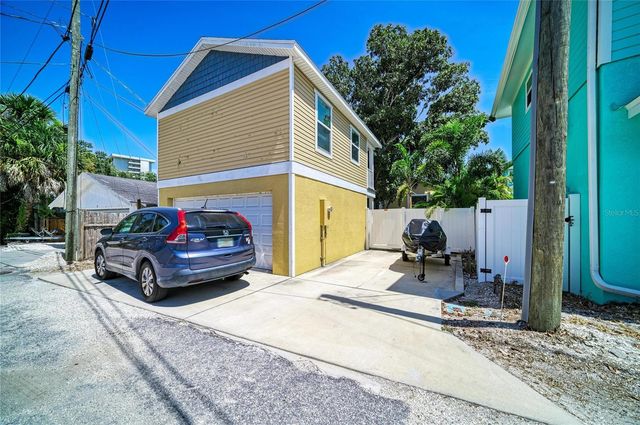 632 VIRGINIA DRIVE, Bradenton, FL 34205