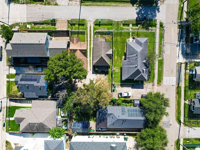 1110 Mathis Street, Houston, TX 77009