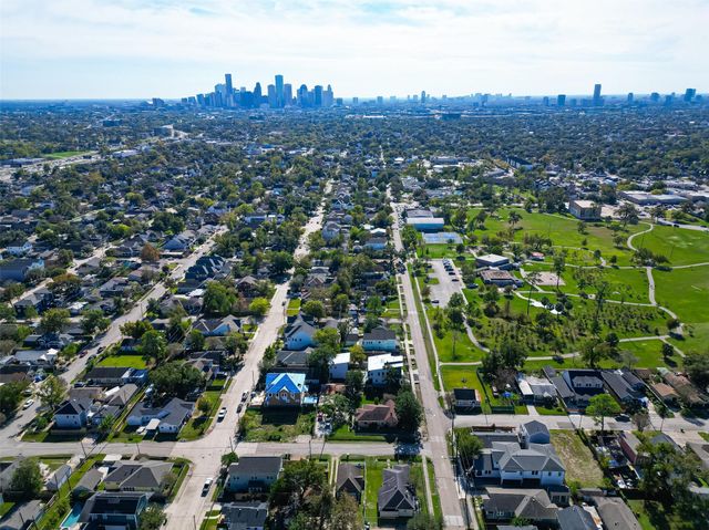 1110 Mathis Street, Houston, TX 77009