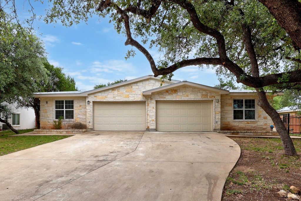 5705 THUNDERBIRD ST, Lago Vista, TX 78645