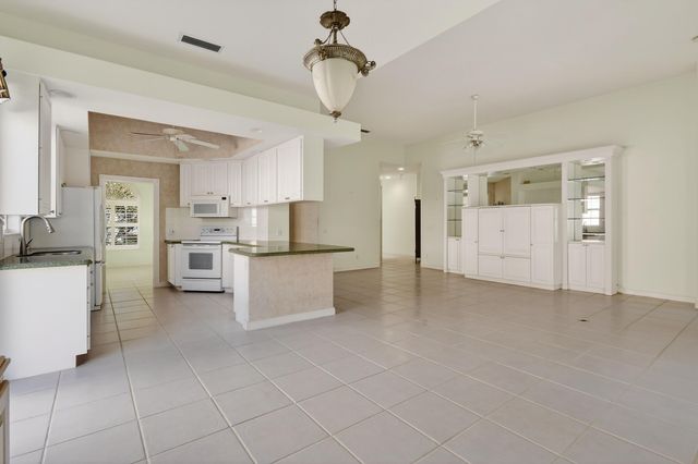 8892 SE Eldorado Way, Hobe Sound, FL 33455