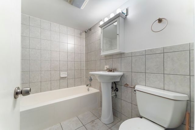 2S055 Glen Avenue, Lombard, IL 60148