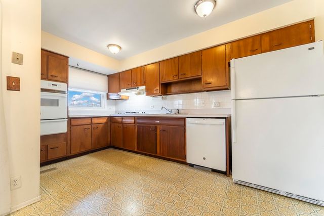 2S055 Glen Avenue, Lombard, IL 60148