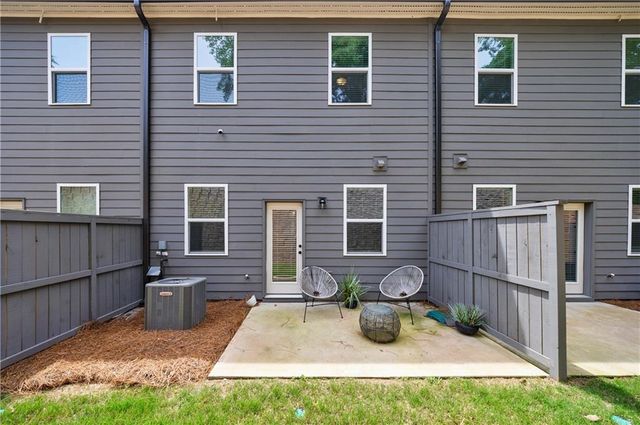 1624 Gunnin Trace, Atlanta, GA 30318