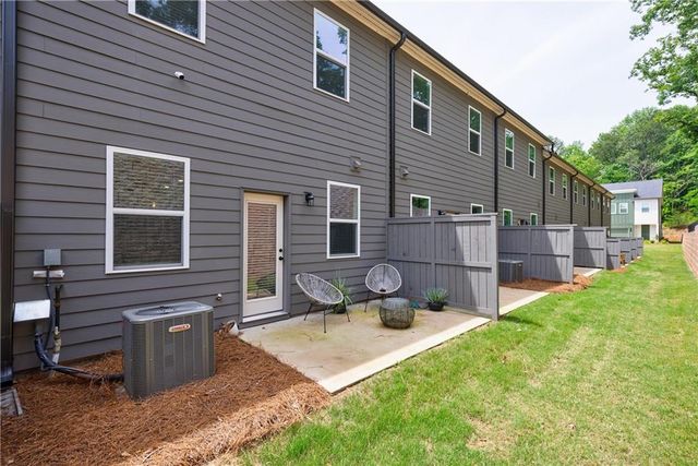 1624 Gunnin Trace, Atlanta, GA 30318