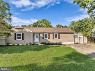 20 HAINES ST E, Lanoka Harbor, NJ 08734