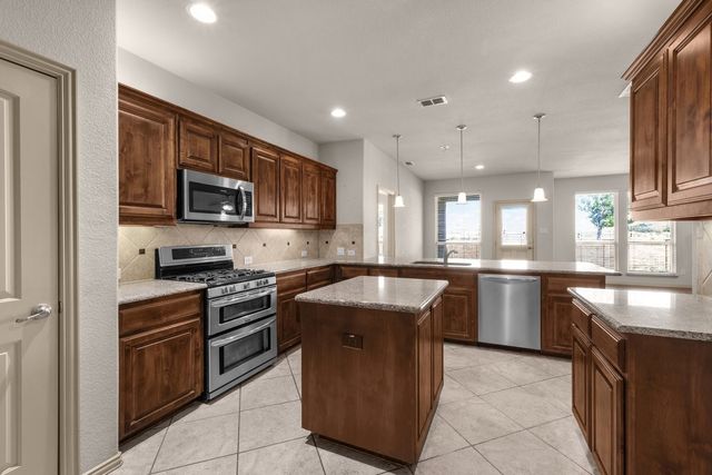 2400 Canyon Wren Lane, Fort Worth, TX 76244