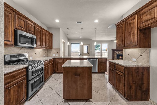 2400 Canyon Wren Lane, Fort Worth, TX 76244