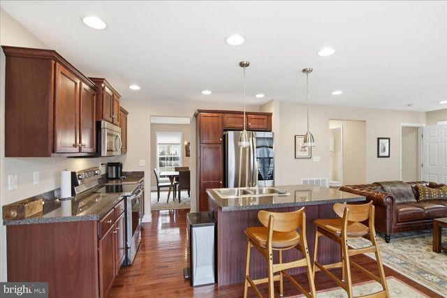 301 HAYLEY ALY, Mount Joy, PA 17552