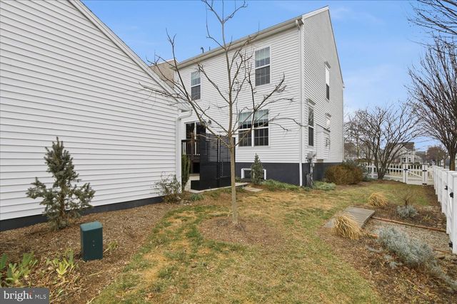 301 HAYLEY ALY, Mount Joy, PA 17552