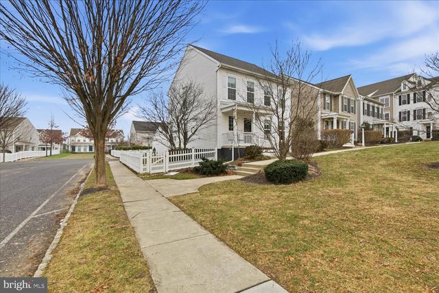 301 HAYLEY ALY, Mount Joy, PA 17552