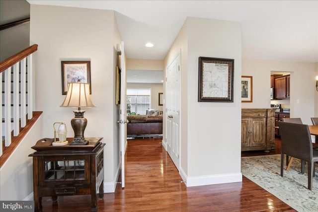 301 HAYLEY ALY, Mount Joy, PA 17552