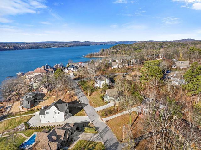 4913 Shoreline Drive, Chattanooga, TN 37416