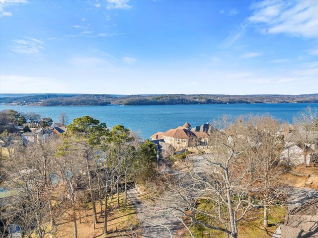 4913 Shoreline Drive, Chattanooga, TN 37416