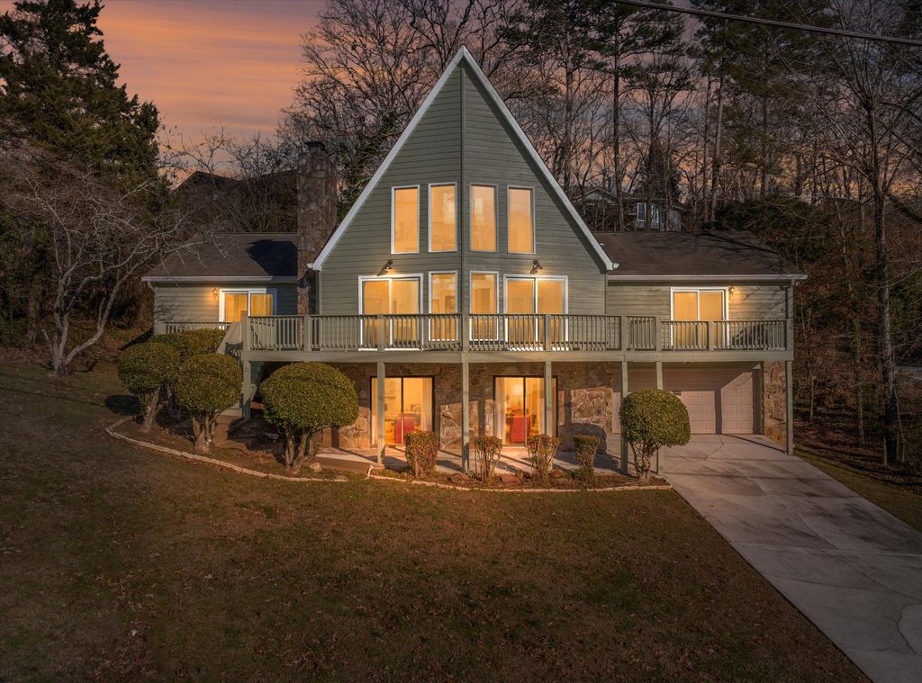 4913 Shoreline Drive, Chattanooga, TN 37416