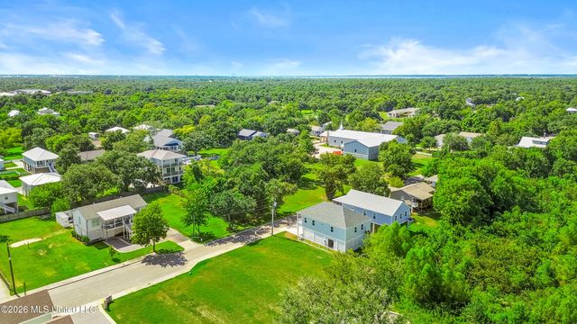 228 Market Street, Pass Christian, MS 39571