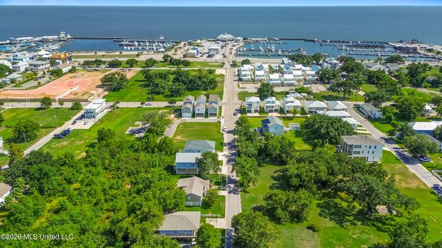 228 Market Street, Pass Christian, MS 39571