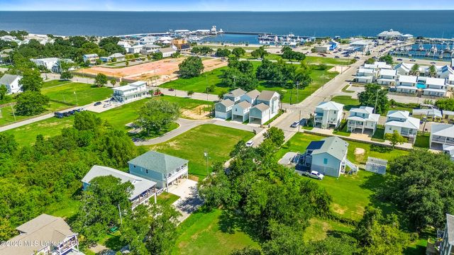 228 Market Street, Pass Christian, MS 39571