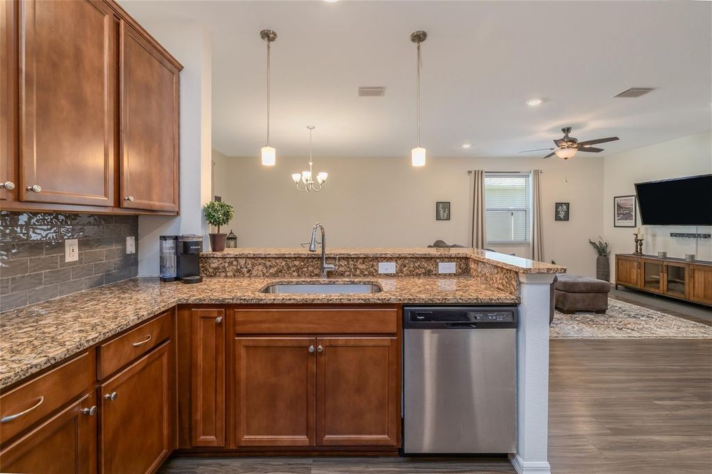 Image 11 of property listing at 18 OAKLEAF WAY, Palm Coast, FL 32137