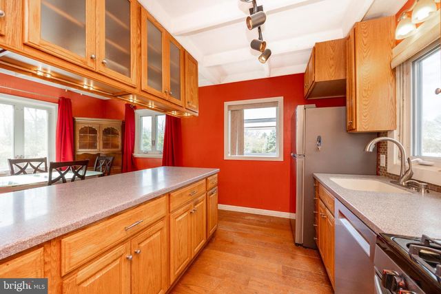 8101 DOUGLAS RD, Glenside, PA 19038