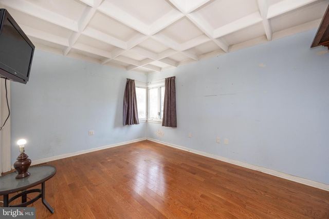 8101 DOUGLAS RD, Glenside, PA 19038