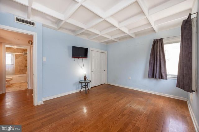 8101 DOUGLAS RD, Glenside, PA 19038