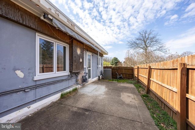 8101 DOUGLAS RD, Glenside, PA 19038