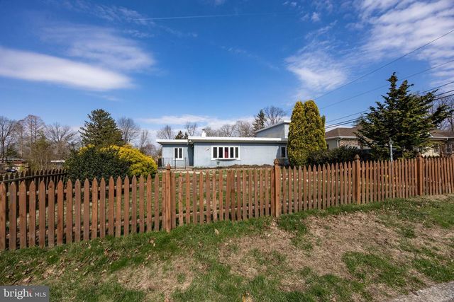 8101 DOUGLAS RD, Glenside, PA 19038